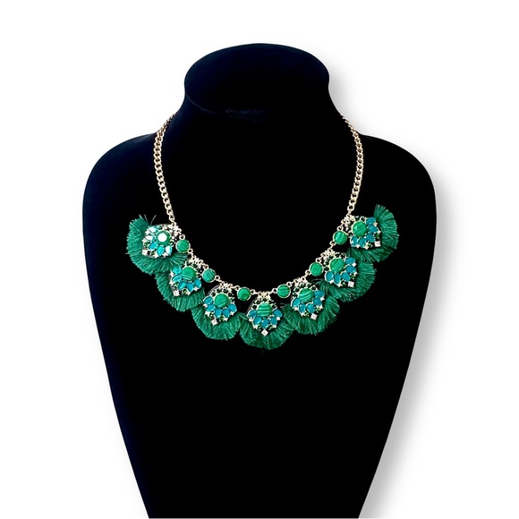 INC. Interview Concepts Chic Green Statement Green Necklace | NWT - Picture 4 of 8